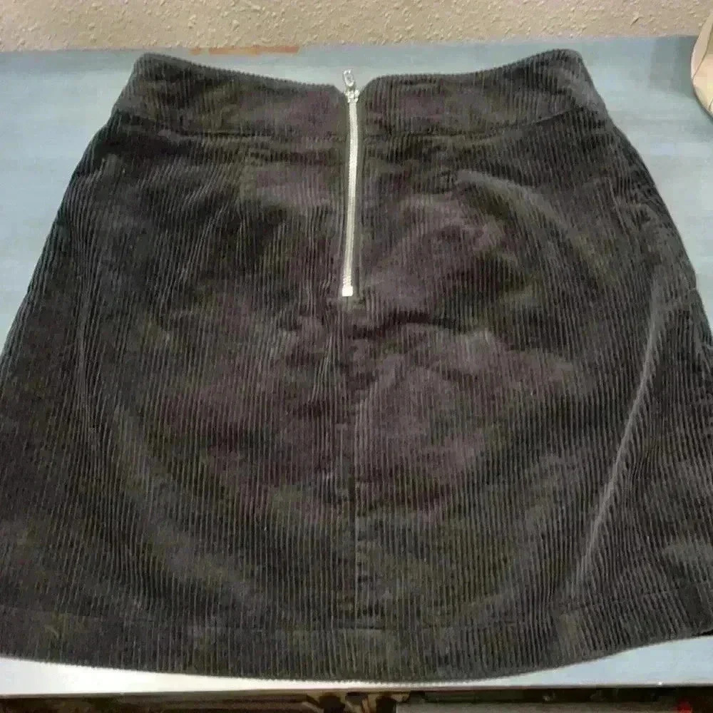 BDG Urban Outfitters Women’s Corduroy Skirt - Picture 4 of 8